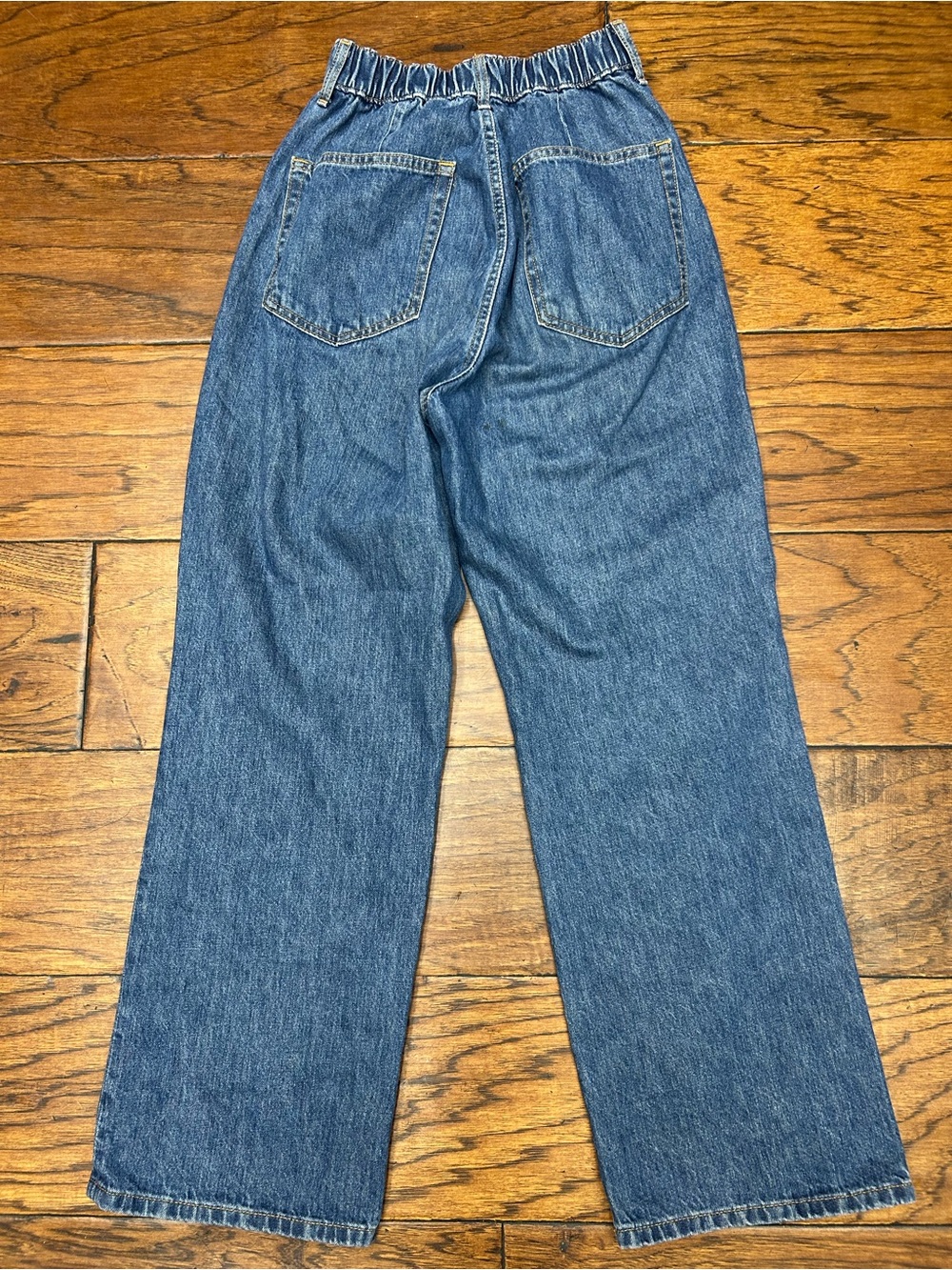 H&M Curvy Fit Wide Ultra High-Waisted Jeans - Picture 5 of 6